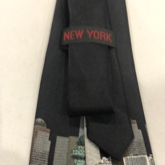 Twin Towers and Statue of Liberty tie handmade - Picture 5 of 6